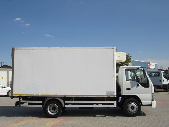 2008 MODEL ISUZU NPR  FRİGOFİRİK SOĞUTUCULU KAPALI POLYESTER KASALI KAMYON 142 Hp.