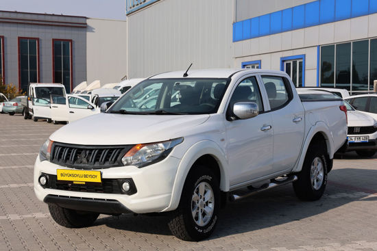 2015 MODEL MITSUBISHI L 200 2.4 4X2 STORM 154 Hp