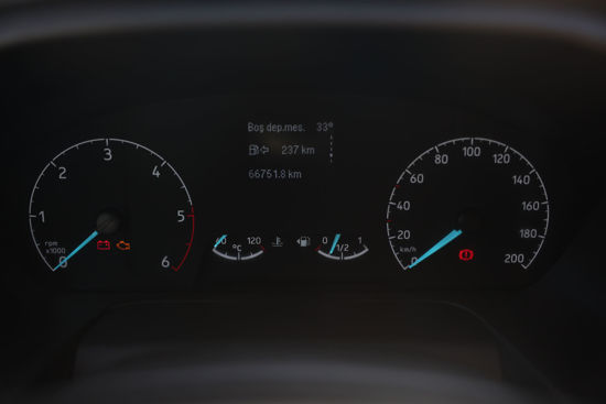 2021 MODEL TRANSİT CUSTOM VAN TREND 340S YÜKSEK TAVAN 2+1 130 Hp A/C