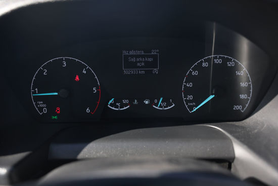 2023 MODEL TRANSİT CUSTOM KOMBİ VAN 320 S 5+1 TREND 130 Hp A/C