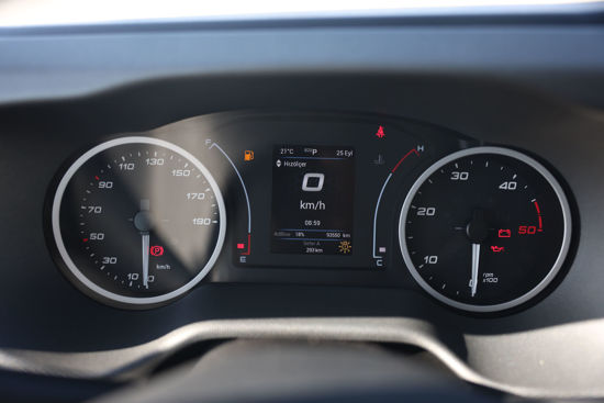 2024 MODEL IVECO DAILY 35 C 16 3750 HI-MATİC KAPALI POLYESTER KASALI HI-MATİC  KAMYONET 160 Hp A/C