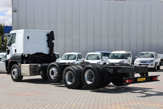 2018 MODEL FORD CARGO 3233 SD 8X2 ŞASE KAMYON (YATAKLI) A/C