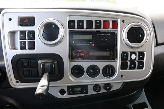 2018 MODEL FORD CARGO 3233 SD 8X2 ŞASE KAMYON (YATAKLI) A/C