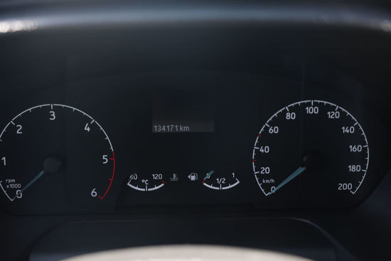 2023 MODEL TRANSİT CUSTOM KOMBİ VAN 320 L 5+1 DELUXE 130 Hp A/C