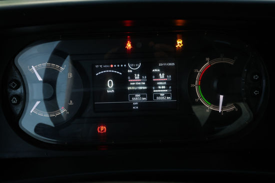 2024 MODEL NPR 3D ÇİFT YÖN KAYAR PERDELİ MEŞRUBAT KASALI LİFLİ KAMYON