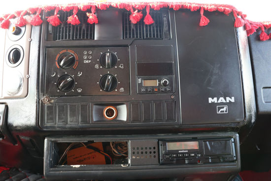 2006 MODEL MAN 32 270 KIRKAYAK AÇIK SAÇ KASA DAMPERLİ KAMYON