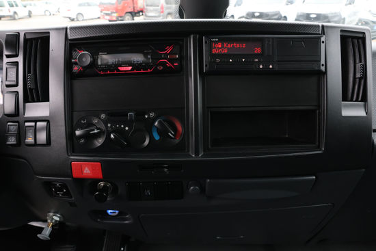 2024 MODEL NPR 3D ÇİFT YÖN KAYAR PERDELİ MEŞRUBAT KASALI LİFLİ KAMYON