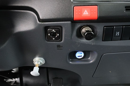 2024 MODEL NPR 3D ÇİFT YÖN KAYAR PERDELİ MEŞRUBAT KASALI LİFLİ KAMYON