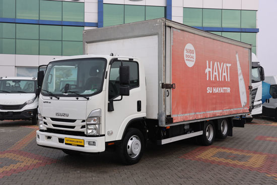 2024 MODEL NPR 3D ÇİFT YÖN KAYAR PERDELİ MEŞRUBAT KASALI LİFLİ KAMYON