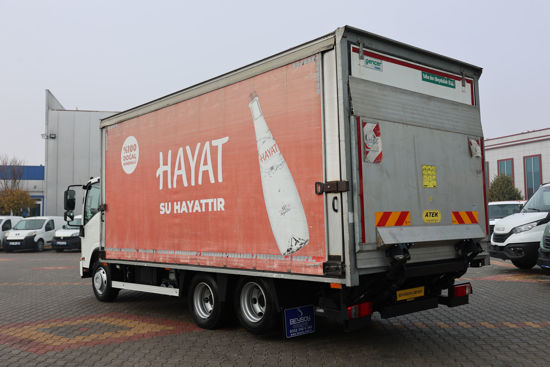 2024 MODEL NPR 3D ÇİFT YÖN KAYAR PERDELİ MEŞRUBAT KASALI LİFLİ KAMYON