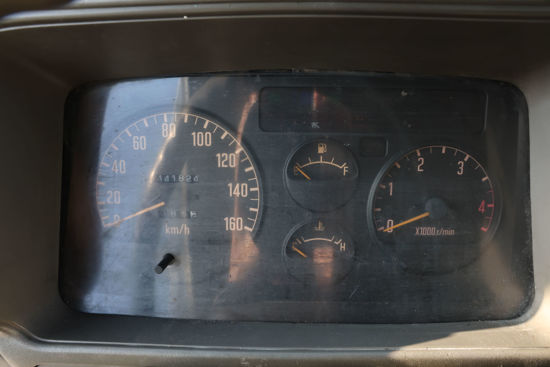 1999 MODEL ISUZU NPR LİFLİ AÇIK SAÇ KASA KAMYON