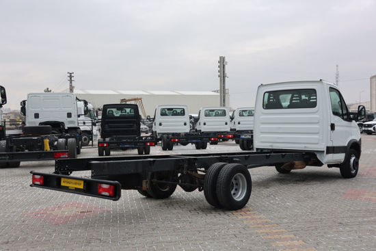 TR'DE TEK 2013 MODEL IVECO DAILY 70 C 15 4750 ŞASE KAMYON ORİJİNAL KM'DE