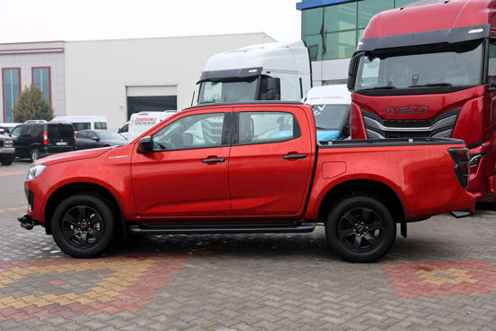 2025 MODEL ISUZU D-MAX 1.9 D V-CROSS 165 Hp A/T