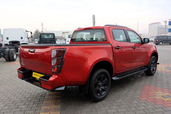 2025 MODEL ISUZU D-MAX 1.9 D V-CROSS 165 Hp A/T