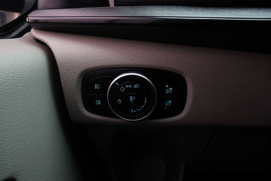 2018 MODEL TOURNEO CUSTOM 2.0 ECOBLUE 320 L 8+1 TİTANİUM 170 Hp A/C A/T (OTOMOBİL RUHSATLI)