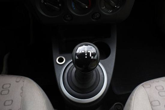 2004 MODEL FORD ﻿FİESTA 1.4 TDCİ COMFORT 70 Hp A/C A/T