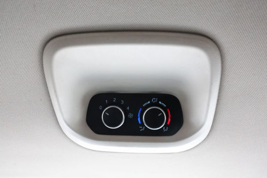 2018 MODEL TOURNEO CUSTOM 2.0 ECOBLUE 320 L 8+1 TİTANİUM 170 Hp A/C (OTOMOBİL RUHSATLI)