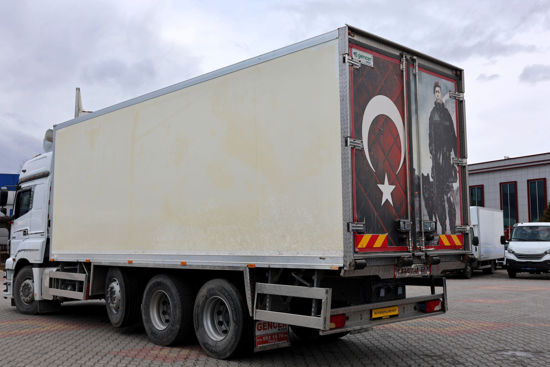 KAPALI FRİGORİFİK POLYESTER ET KANCALI TERMOKİNG KASA