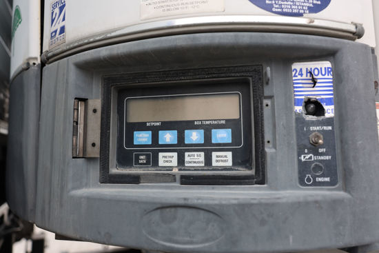 KAPALI FRİGORİFİK POLYESTER ET KANCALI TERMOKİNG KASA