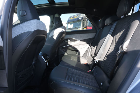 2025 MODEL PEGEUOT 3008 GT 1.2 HYBRID 145 Hp