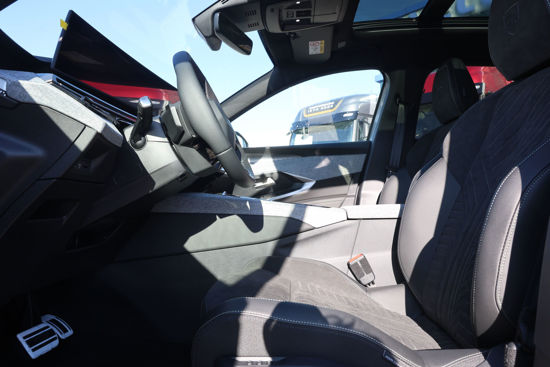 2025 MODEL PEGEUOT 3008 GT 1.2 HYBRID 145 Hp