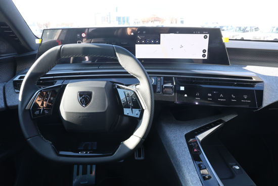 2025 MODEL PEGEUOT 3008 GT 1.2 HYBRID 145 Hp