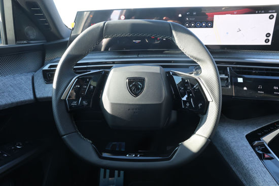 2025 MODEL PEGEUOT 3008 GT 1.2 HYBRID 145 Hp