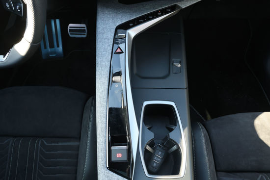 2025 MODEL PEGEUOT 3008 GT 1.2 HYBRID 145 Hp