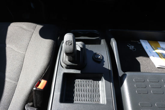 2025 MODEL IVECO EURO CARGO 160 E 32 KAYAR PERDELİ BRANDALI KAPALI KASA YATAKLI KAMYON