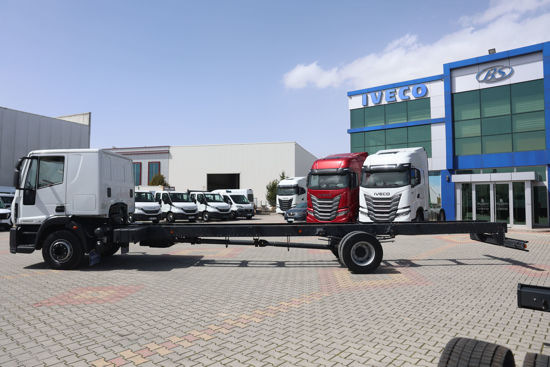 2015 MODEL IVECO EUROCARGO 160 E 22 6 TEKER ŞASE KAMYON (YATAKLI)