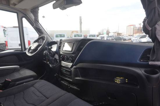 2021 MODEL IVECO DAILY 72 C 16 4350 KAYAR PERDELİ KAMYON (YATAKLI)