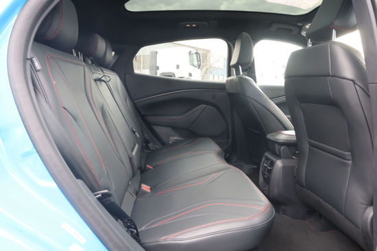 2023 MODEL FORD MUSTANG MACH-E 4X4 STANDART RANGE 270 Hp