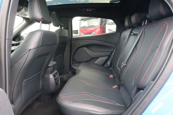 2023 MODEL FORD MUSTANG MACH-E 4X4 STANDART RANGE 270 Hp