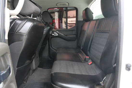 2010 MODEL NISSAN NAVARA 2.5 SE 4X2