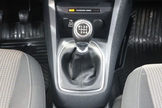 2024 MODEL FORD TOURNEO COURİER KOMBİ 1.0 ECOBOOST DELUXE 125 Hp