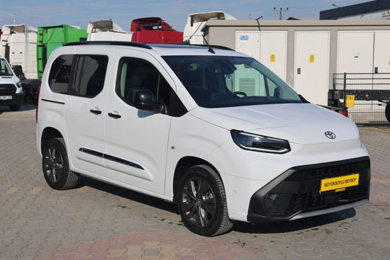 2025 MODEL TOYOTA PROACE CITY 1.5D PASSION X-PACK 130 Hp