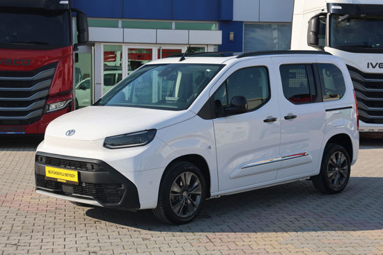 2025 MODEL TOYOTA PROACE CITY 1.5D PASSION X-PACK 130 Hp