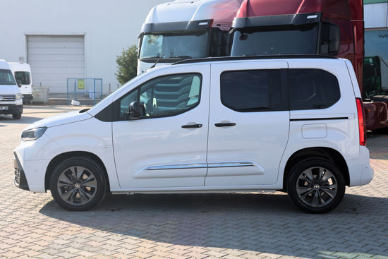 2025 MODEL TOYOTA PROACE CITY 1.5D PASSION X-PACK 130 Hp
