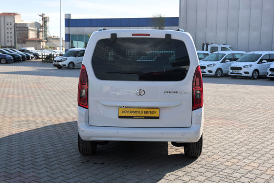 2025 MODEL TOYOTA PROACE CITY 1.5D PASSION X-PACK 130 Hp