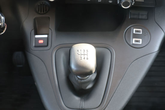 2025 MODEL OPEL COMBO ESSENTIAL 1.5 D M/T 130 Hp