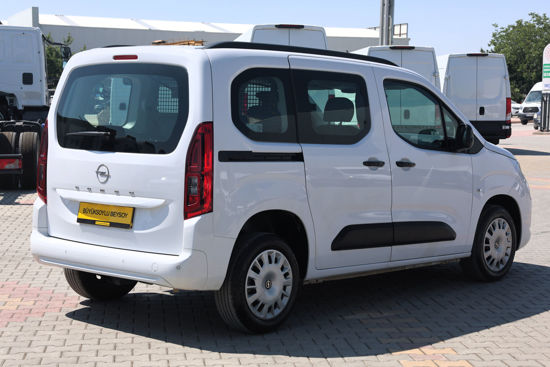 2026 MODEL OPEL COMBO ESSENTIAL 1.5 D 130 Hp A/T