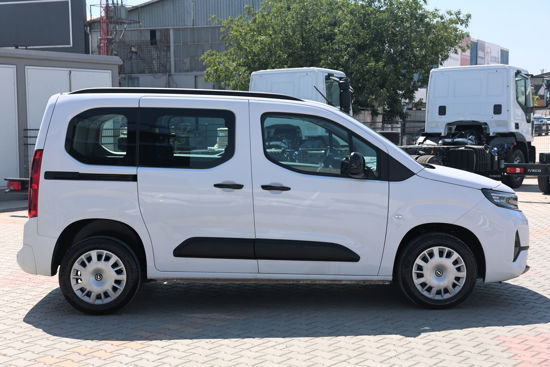 2026 MODEL OPEL COMBO ESSENTIAL 1.5 D 130 Hp A/T
