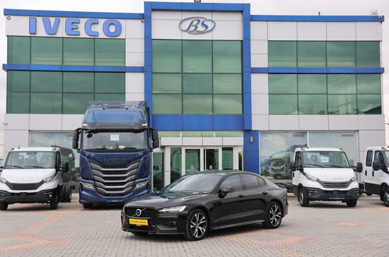 2023 MODEL VOLVO S60 B5 2.0 PLUS DARK 250 Hp