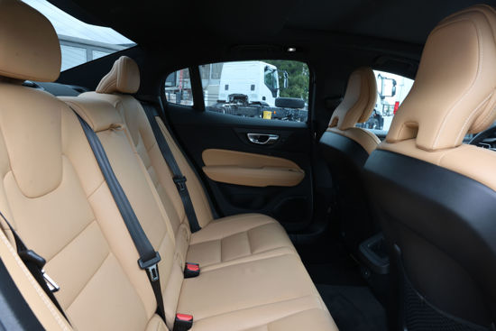 2023 MODEL VOLVO S60 B5 2.0 PLUS DARK 250 Hp